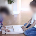 crianças jogando pocket